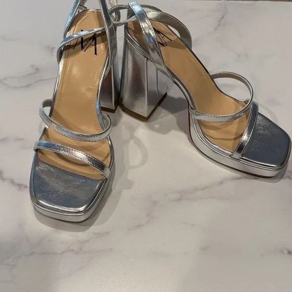Silver Strappy Women's platform Heels size 8 party wedding 4 inch heel - Picture 1 of 8